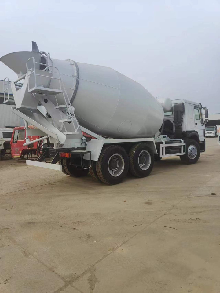 HOWO 375 Cement Mixer Truck 6*4 - Автобетоносмеситель: фото 5 HOWO 375 Cement Mixer Truck 6*4 - Автобетоносмеситель: фото 5