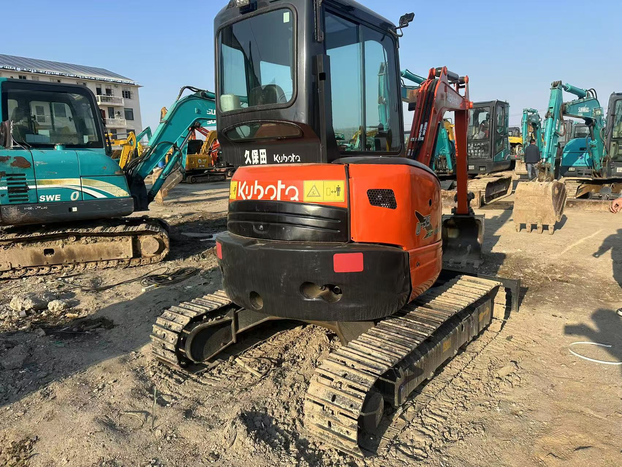 KOBELCO U35 - Гусеничный экскаватор: фото 4 KOBELCO U35 - Гусеничный экскаватор: фото 4