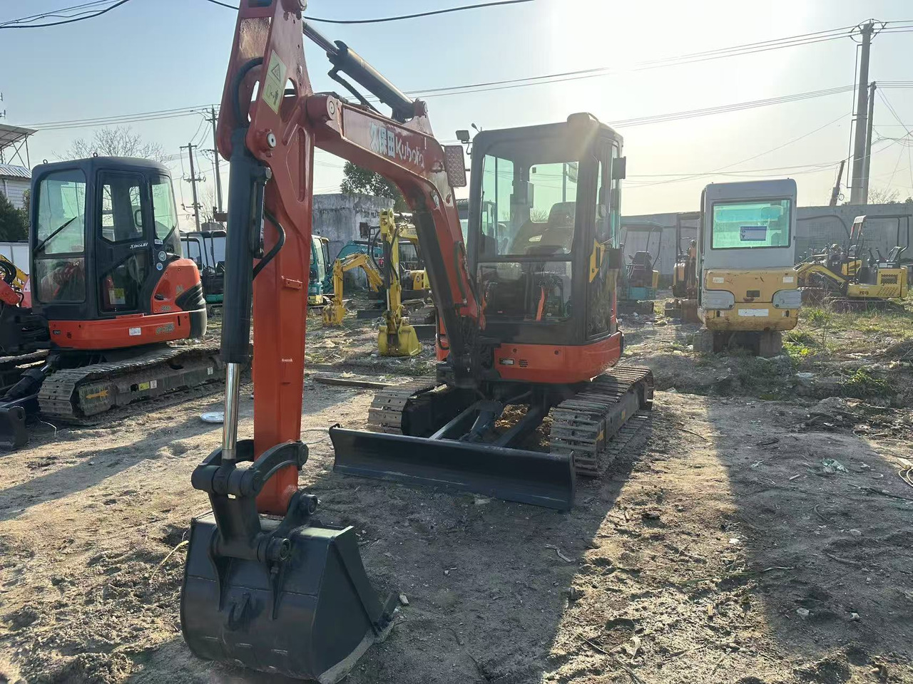 KOBELCO U35 - Гусеничный экскаватор: фото 5 KOBELCO U35 - Гусеничный экскаватор: фото 5