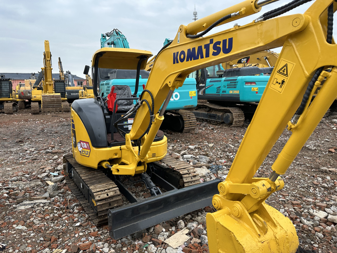 KOMATSU Mini Excavator PC30 Powerful and Efficient Yanmar Engine - Мини-экскаватор: фото 4 KOMATSU Mini Excavator PC30 Powerful and Efficient Yanmar Engine - Мини-экскаватор: фото 4
