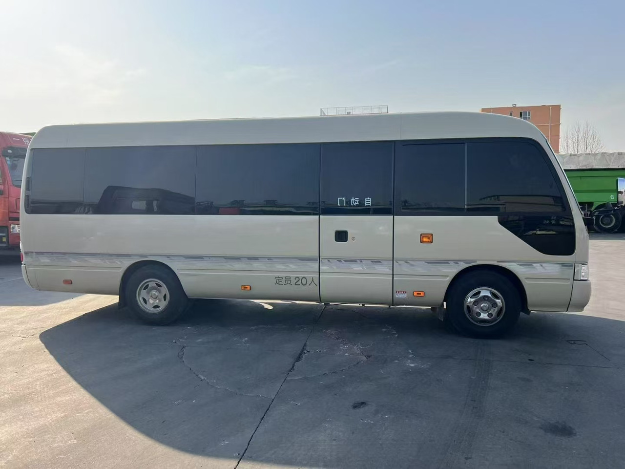 TOYOTA Mini Bus 20 Seats - Туристический автобус: фото 3 TOYOTA Mini Bus 20 Seats - Туристический автобус: фото 3