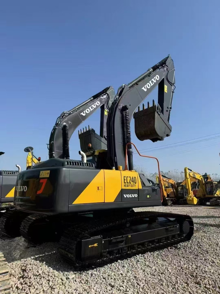 VOLVO EC240 - Гусеничный экскаватор: фото 2 VOLVO EC240 - Гусеничный экскаватор: фото 2