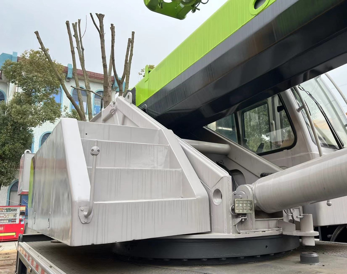 ZOOMLION Crane 33Ton - Вседорожный кран: фото 4 ZOOMLION Crane 33Ton - Вседорожный кран: фото 4