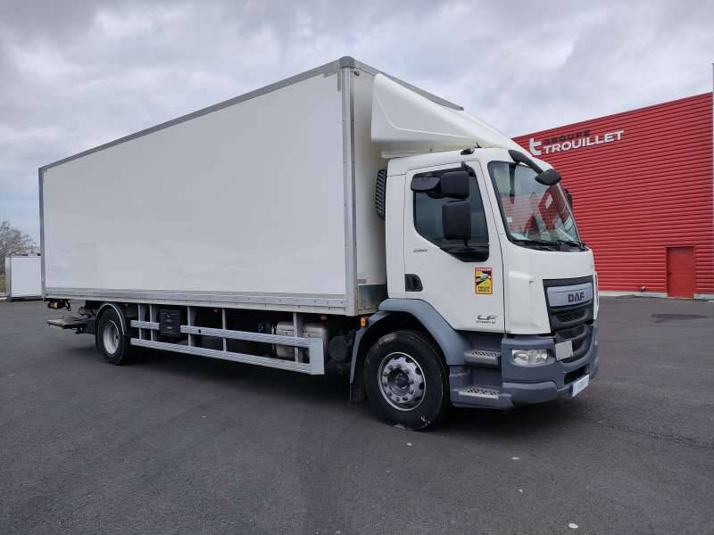 Camion Porteur 19 TONNES 280 CV HAYON PORTE RELEVANTE - Грузовик с закрытым кузовом: фото 1 Camion Porteur 19 TONNES 280 CV HAYON PORTE RELEVANTE - Грузовик с закрытым кузовом: фото 1