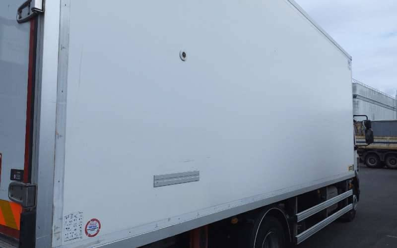 Camion Porteur FRIGO 14 TONNES 250 CV HAYON CARROSSERIE KLEGE MONO TEMP GROUPE CARRIER SUPRA 85 - Рефрижератор: фото 3 Camion Porteur FRIGO 14 TONNES 250 CV HAYON CARROSSERIE KLEGE MONO TEMP GROUPE CARRIER SUPRA 85 - Рефрижератор: фото 3