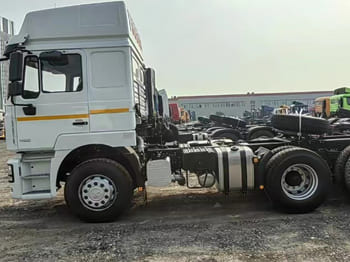 SHACMAN Shacman Truck Head for Sale in Congo - Грузовик: фото 3 SHACMAN Shacman Truck Head for Sale in Congo - Грузовик: фото 3