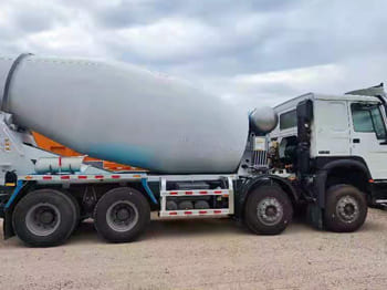 SINOTRUK Concrete Truck for Sale in Mali - Грузовик: фото 2 SINOTRUK Concrete Truck for Sale in Mali - Грузовик: фото 2