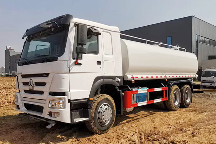 Howo Water Tanker Truck for Sale in Guyana - Грузовик-цистерна: фото 1 Howo Water Tanker Truck for Sale in Guyana - Грузовик-цистерна: фото 1