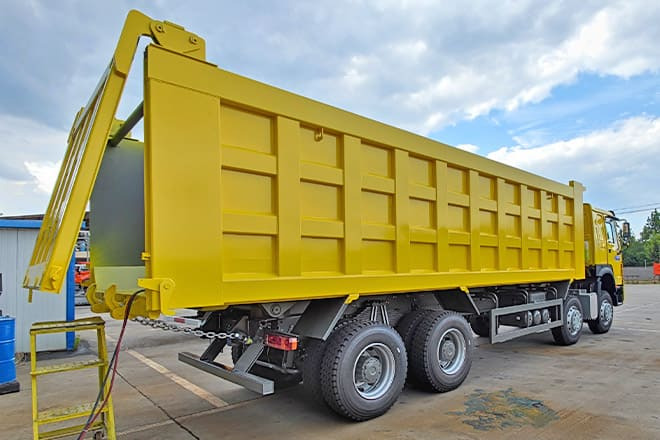 SINOTRUK Howo 430 8x4 Dump Truck Price for Sale in Senegal - Самосвал: фото 2 SINOTRUK Howo 430 8x4 Dump Truck Price for Sale in Senegal - Самосвал: фото 2