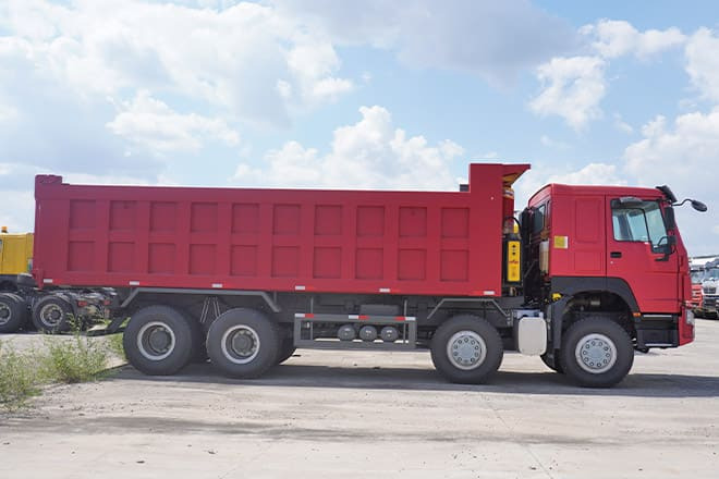 SINOTRUK Sinotruk Howo 8x4 Dump Truck for Sale in Cameroon - Самосвал: фото 4 SINOTRUK Sinotruk Howo 8x4 Dump Truck for Sale in Cameroon - Самосвал: фото 4