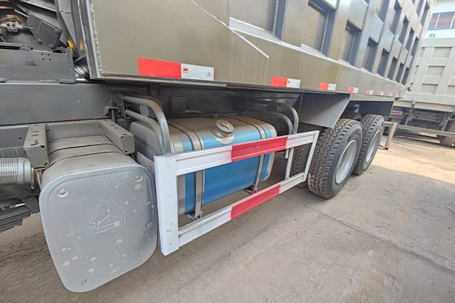 SINOTRUK Used Howo 10 Wheeler Tipper Truck Price for Sale in Nigeria - Самосвал: фото 4 SINOTRUK Used Howo 10 Wheeler Tipper Truck Price for Sale in Nigeria - Самосвал: фото 4