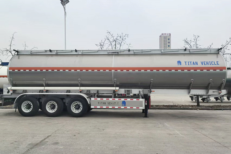 TITAN 3 Axle 42000liter Aluminum Tanker Trailer for Sale in Mali - Полуприцеп-цистерна: фото 1 TITAN 3 Axle 42000liter Aluminum Tanker Trailer for Sale in Mali - Полуприцеп-цистерна: фото 1