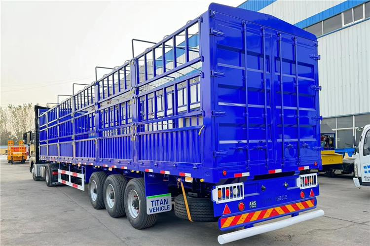 TITAN 3 Axle Cargo Fence Trailer with Air Suspension Transport Animal - Полуприцеп для перевозки животных: фото 2 TITAN 3 Axle Cargo Fence Trailer with Air Suspension Transport Animal - Полуприцеп для перевозки животных: фото 2