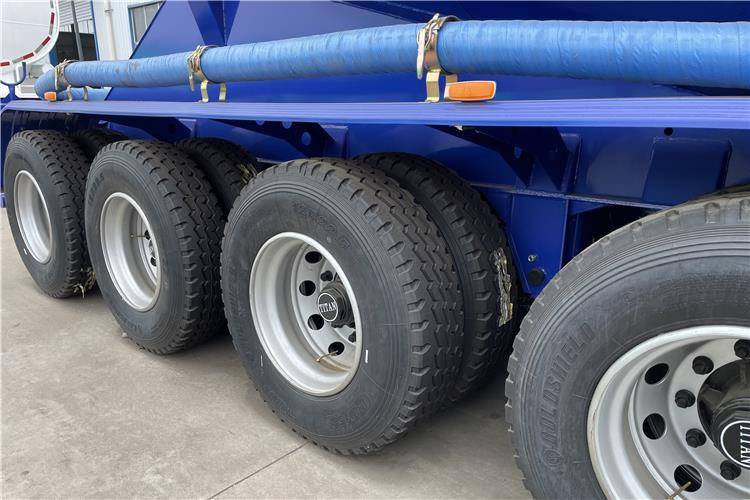TITAN 4 Axle 60 Ton Bulker Cement Tanker Trailer for Sale In United Arab Emirates - Полуприцеп цистерна для сыпучих грузов: фото 5 TITAN 4 Axle 60 Ton Bulker Cement Tanker Trailer for Sale In United Arab Emirates - Полуприцеп цистерна для сыпучих грузов: фото 5