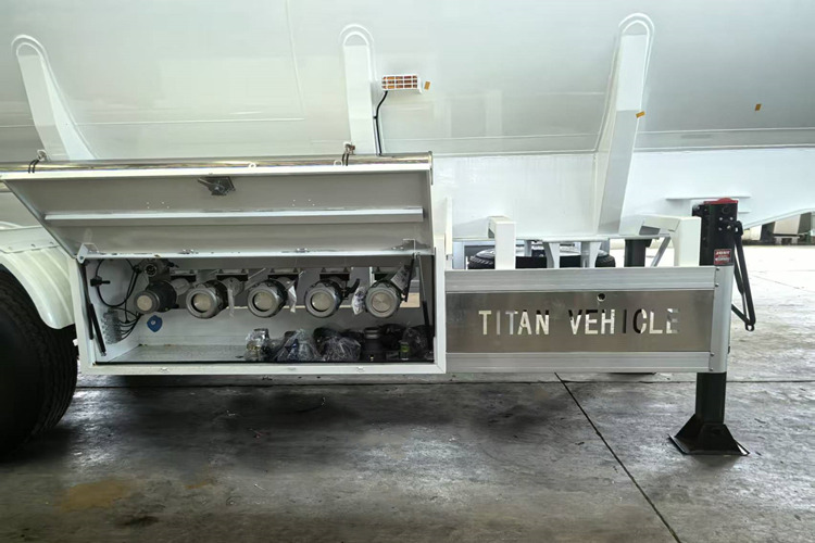TITAN 40000 Liters Fuel Tanker Trailer for Sale in Zambia - Полуприцеп-цистерна: фото 2 TITAN 40000 Liters Fuel Tanker Trailer for Sale in Zambia - Полуприцеп-цистерна: фото 2