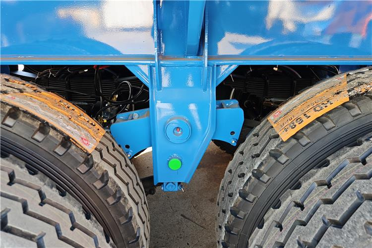 TITAN 60 Ton Fence Cargo Semi Trailer for Sale in Tanzania - Полуприцеп для перевозки животных: фото 3 TITAN 60 Ton Fence Cargo Semi Trailer for Sale in Tanzania - Полуприцеп для перевозки животных: фото 3