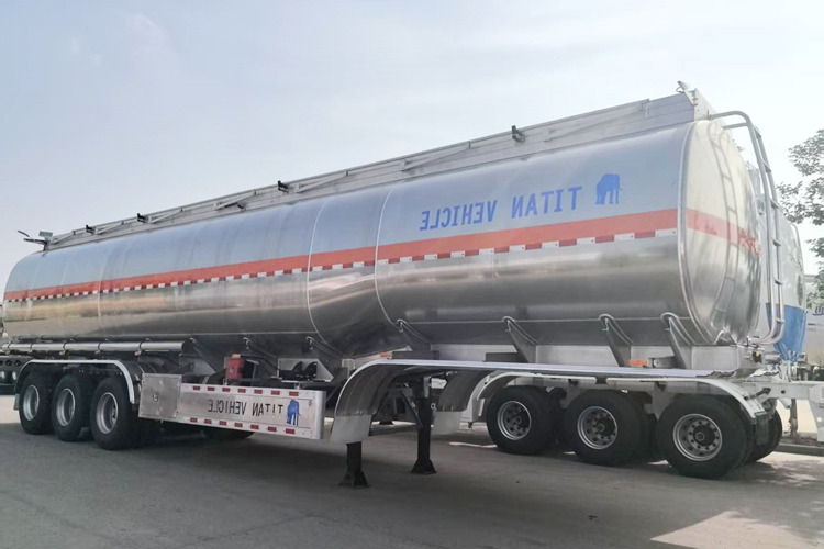 TITAN Aluminum Fuel Tanker Trailer for Sale in Saudi Arabia - Полуприцеп-цистерна: фото 3 TITAN Aluminum Fuel Tanker Trailer for Sale in Saudi Arabia - Полуприцеп-цистерна: фото 3