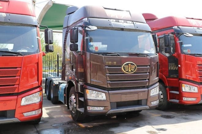 FAW Faw J6P 6X4 Tractor Head for Sale in Angola - Тягач: фото 2 FAW Faw J6P 6X4 Tractor Head for Sale in Angola - Тягач: фото 2
