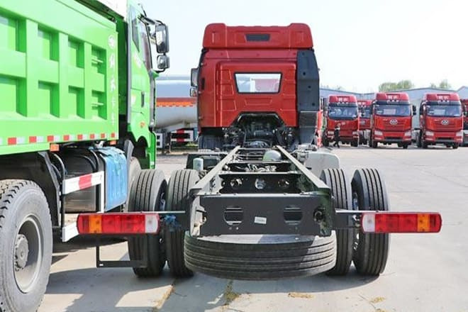 FAW New FAW JIEFANG Trucks for Sale in Qatar - Тягач: фото 3 FAW New FAW JIEFANG Trucks for Sale in Qatar - Тягач: фото 3