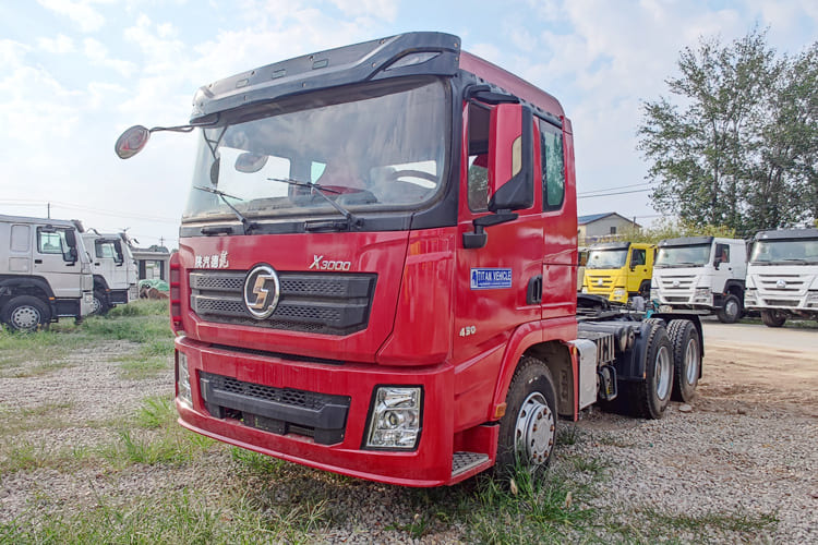 SHACMAN Second Hand Shacman Tractor Trailer for Sale in Tanzania - Тягач: фото 1 SHACMAN Second Hand Shacman Tractor Trailer for Sale in Tanzania - Тягач: фото 1