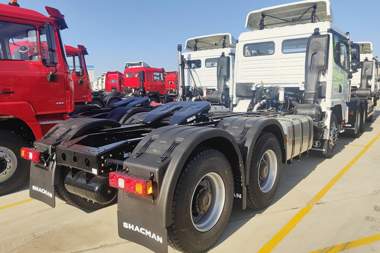 SHACMAN Shacman X3000 Truck Head for Sale in Malawi - Тягач: фото 3 SHACMAN Shacman X3000 Truck Head for Sale in Malawi - Тягач: фото 3