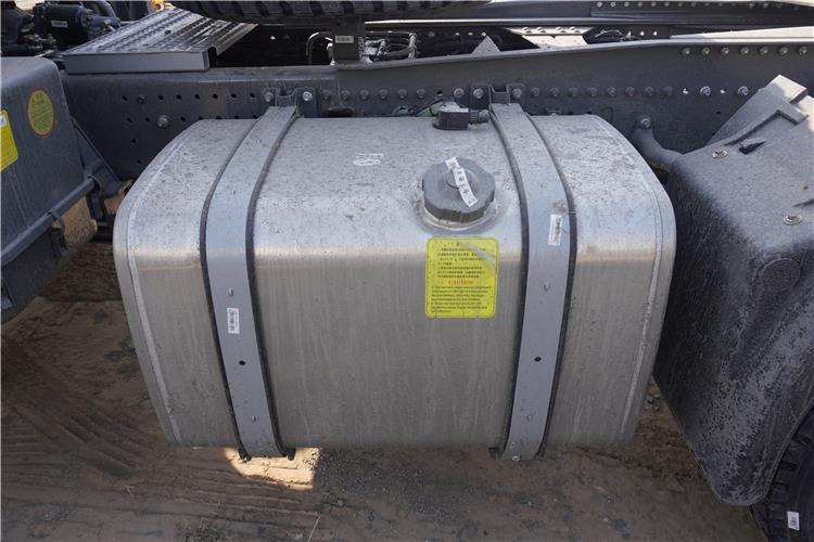SINOTRUK Howo Truck Head Price 400HP for Sale In Guinea - Тягач: фото 3 SINOTRUK Howo Truck Head Price 400HP for Sale In Guinea - Тягач: фото 3