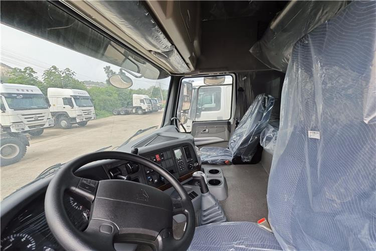 SINOTRUK Used Howo 400hp Tractor Truck for Sale In Nigeria Lagos - Тягач: фото 4 SINOTRUK Used Howo 400hp Tractor Truck for Sale In Nigeria Lagos - Тягач: фото 4