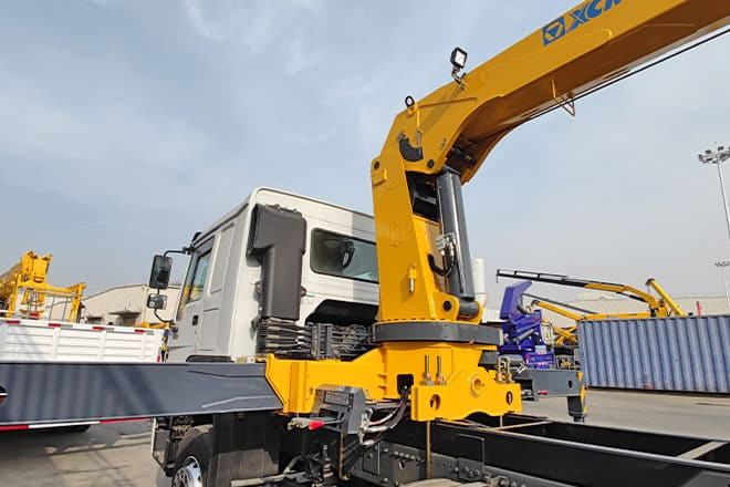 XCMG Lorry Mounted Crane for Sale in Brazil - Автоманипулятор: фото 4 XCMG Lorry Mounted Crane for Sale in Brazil - Автоманипулятор: фото 4