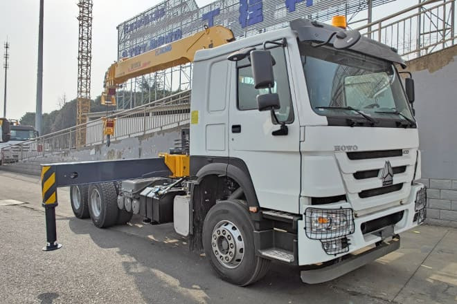 XCMG Lorry Mounted Crane for Sale in Brazil - Автоманипулятор: фото 2 XCMG Lorry Mounted Crane for Sale in Brazil - Автоманипулятор: фото 2