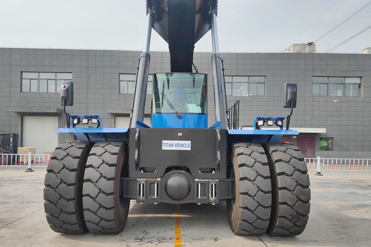 XCMG Reach Stacker Container Handler for sale in Malawi - Контейнерный погрузчик: фото 4 XCMG Reach Stacker Container Handler for sale in Malawi - Контейнерный погрузчик: фото 4
