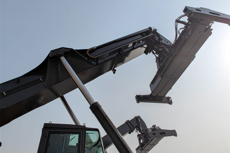 XCMG Reach Stacker Price for Sale in Guyana - Контейнерный погрузчик: фото 5 XCMG Reach Stacker Price for Sale in Guyana - Контейнерный погрузчик: фото 5
