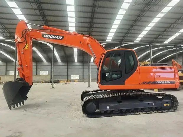 2022 Doosan DX225 - Гусеничный экскаватор: фото 3 2022 Doosan DX225 - Гусеничный экскаватор: фото 3