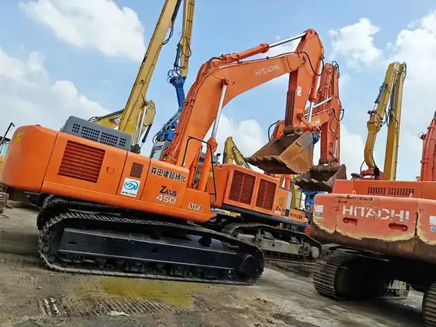2023 Hitachi ZX450 - Гусеничный экскаватор: фото 1 2023 Hitachi ZX450 - Гусеничный экскаватор: фото 1