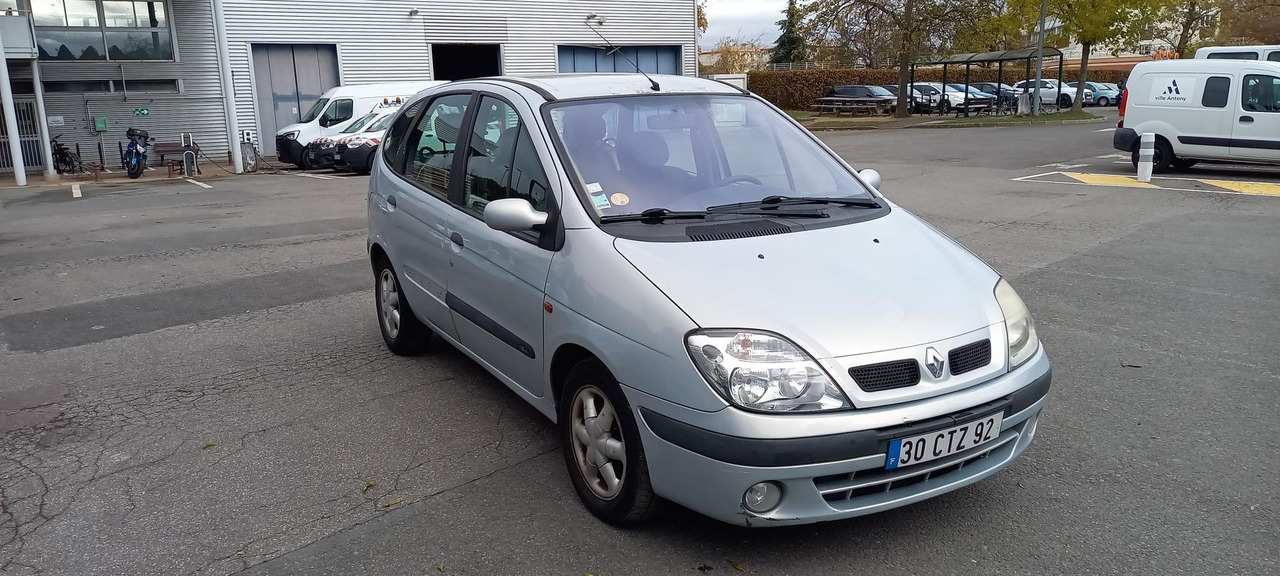 MEGANE ESSENCE (241) - Легковой автомобиль: фото 1 MEGANE ESSENCE (241) - Легковой автомобиль: фото 1