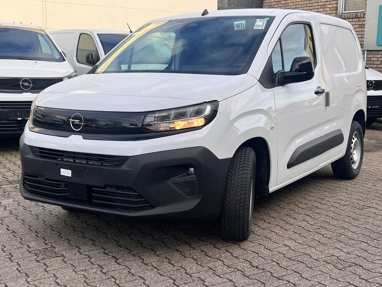 Opel Combo Cargo L1KlimaKameraPDCHolzbod - Пассажирский фургон: фото 2 Opel Combo Cargo L1KlimaKameraPDCHolzbod - Пассажирский фургон: фото 2