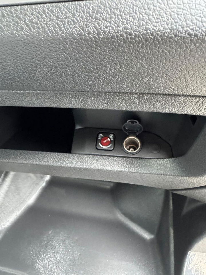 Новый Цельнометаллический фургон Opel Vivaro 120 PS L2H1: фото 11