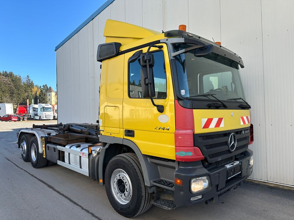Mercedes-Benz Actros 2744 EEV 3 Pedale Retarder 20T Hacken - Крюковой мультилифт: фото 2 Mercedes-Benz Actros 2744 EEV 3 Pedale Retarder 20T Hacken - Крюковой мультилифт: фото 2