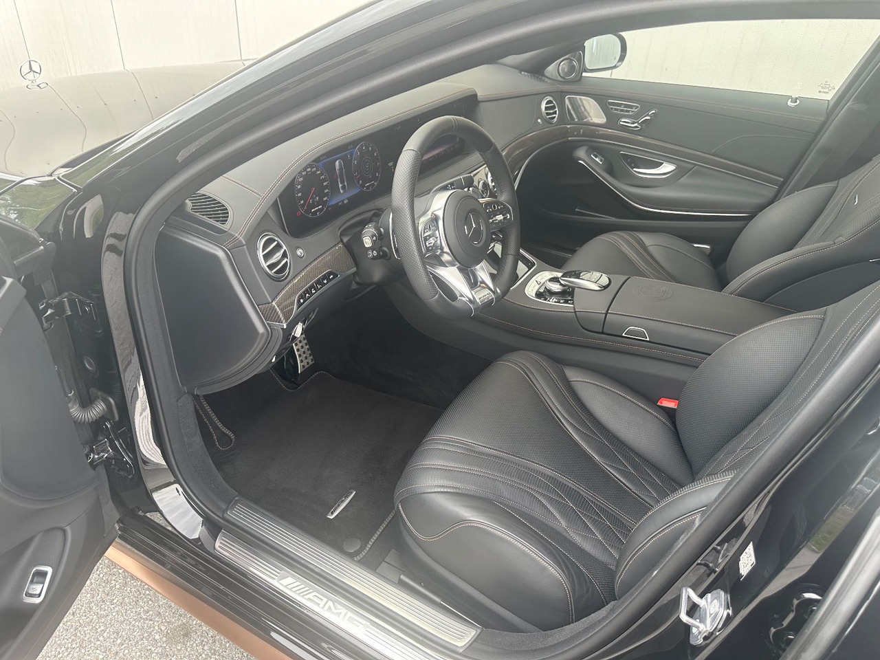 Mercedes-Benz S 65 AMG Final Edition 1/130 - Седан: фото 4 Mercedes-Benz S 65 AMG Final Edition 1/130 - Седан: фото 4