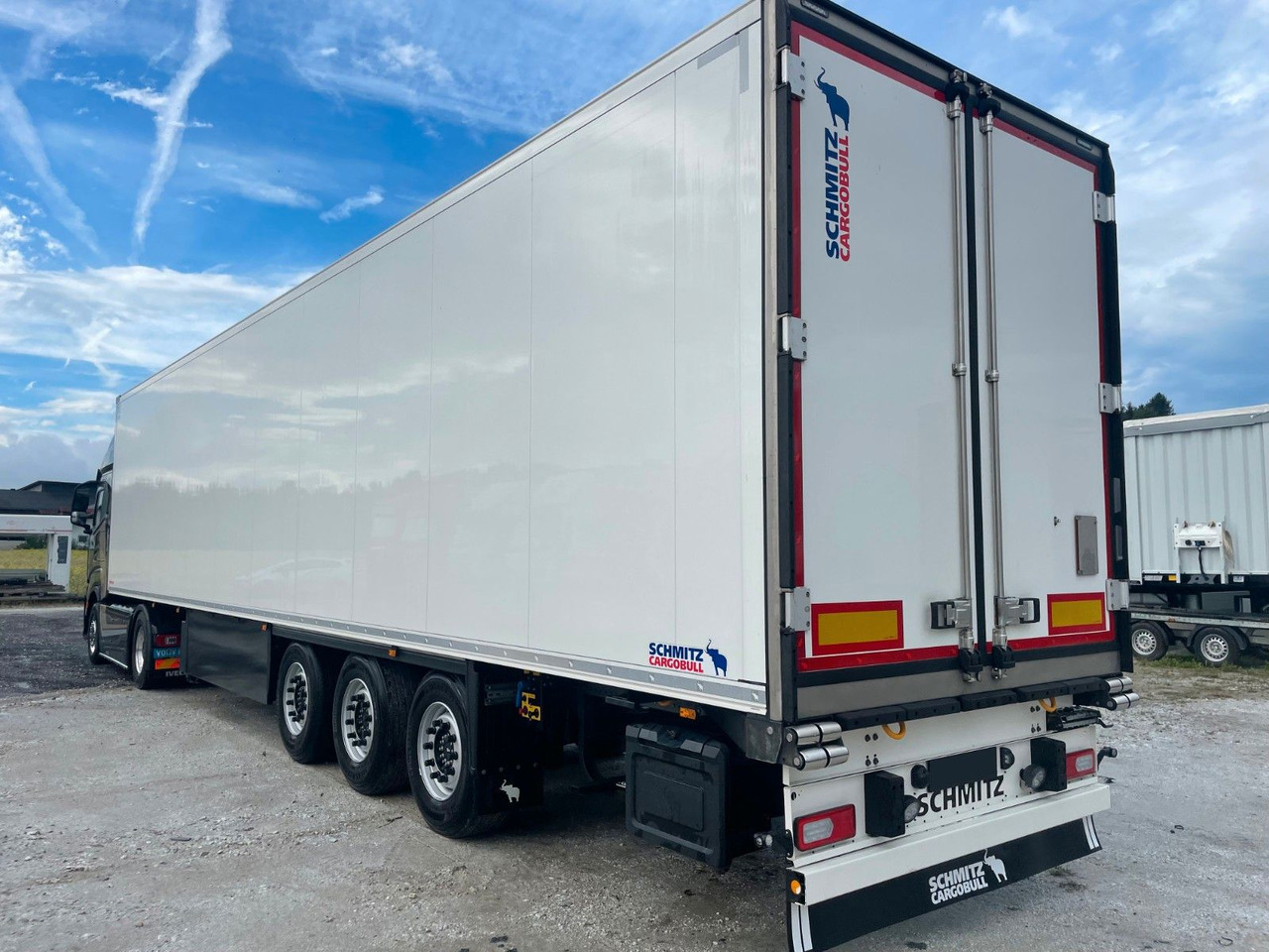 Schmitz Cargobull SKO 24 Cool V7 DoppelStock Blumenbreit - Полуприцеп-фургон: фото 3 Schmitz Cargobull SKO 24 Cool V7 DoppelStock Blumenbreit - Полуприцеп-фургон: фото 3