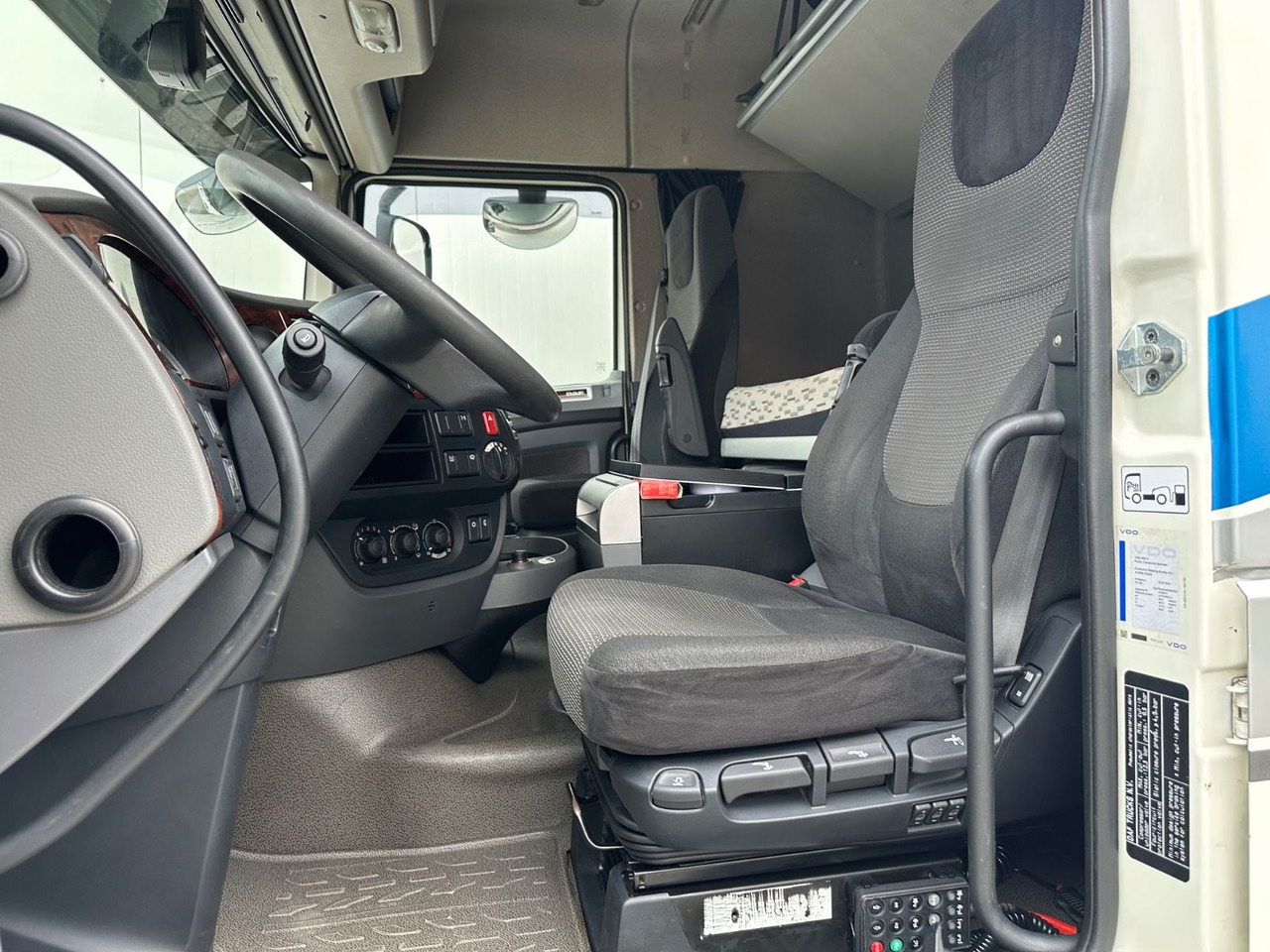 Тягач DAF XF 460 SpaceCab Retarder: фото 11