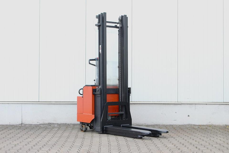 BT LSV1250 - 3400mm - Штабелер: фото 4 BT LSV1250 - 3400mm - Штабелер: фото 4