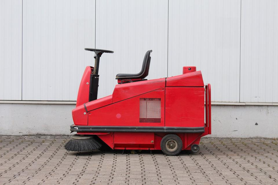 RCM R703 E/1 elektro Aufsitz- Kehrsaugmaschine Kehrmaschine - Промышленная подметальная машина: фото 5 RCM R703 E/1 elektro Aufsitz- Kehrsaugmaschine Kehrmaschine - Промышленная подметальная машина: фото 5