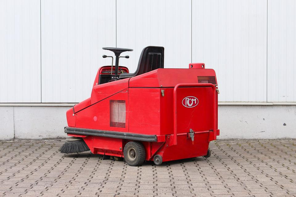 RCM R703 E/1 elektro Aufsitz- Kehrsaugmaschine Kehrmaschine - Промышленная подметальная машина: фото 4 RCM R703 E/1 elektro Aufsitz- Kehrsaugmaschine Kehrmaschine - Промышленная подметальная машина: фото 4