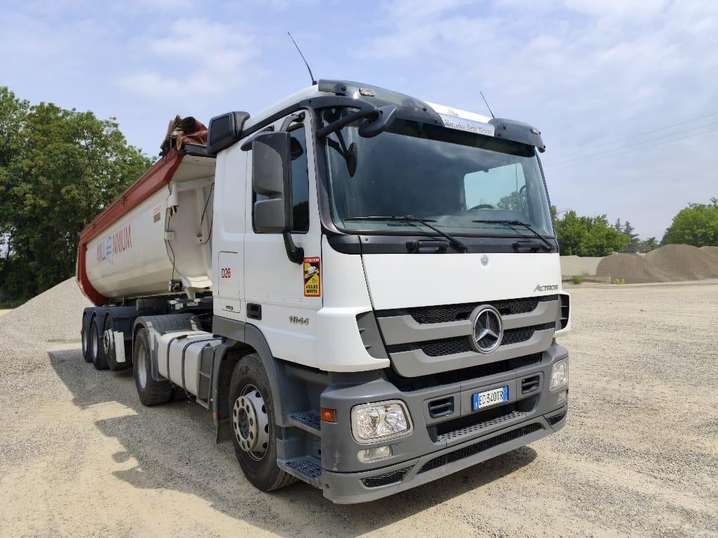 MERCEDES-BENZ ACTROS - Тягач: фото 1 MERCEDES-BENZ ACTROS - Тягач: фото 1