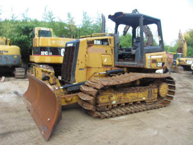 CAT D3K2 - Бульдозер: фото 1 CAT D3K2 - Бульдозер: фото 1