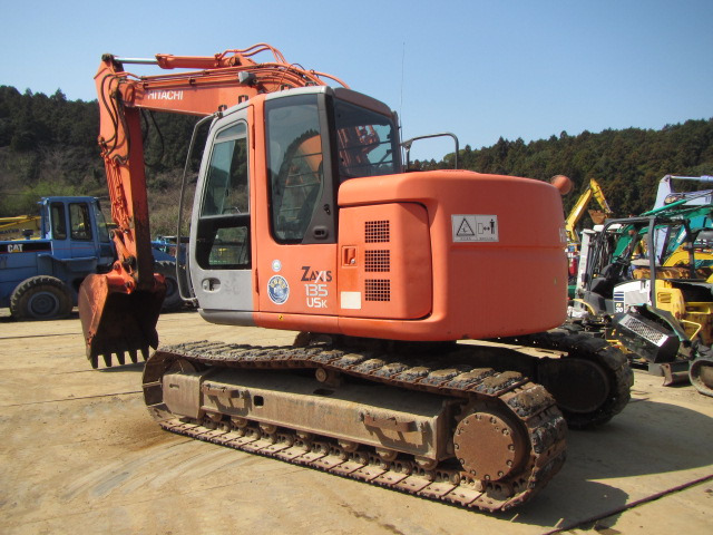 HITACHI ZX135USK - Гусеничный экскаватор: фото 2 HITACHI ZX135USK - Гусеничный экскаватор: фото 2
