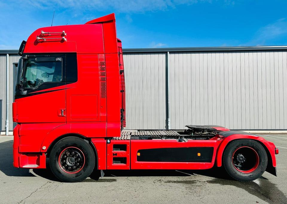 MAN TGX 18.500 4x2 LLS + XXL + Leder + Autom. + Voll-Verkleidung - Тягач: фото 3 MAN TGX 18.500 4x2 LLS + XXL + Leder + Autom. + Voll-Verkleidung - Тягач: фото 3