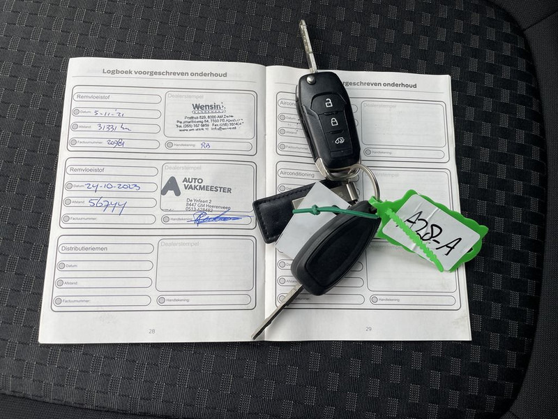 Легковой фургон Ford Transit Connect 1.5 EcoBlue E6 100pk L2 Trend BPM Vrij! Lease €220 p/m, Airco, Navi +Camera, PDC, Volledig onderhoudshistorie aanwezig: фото 9