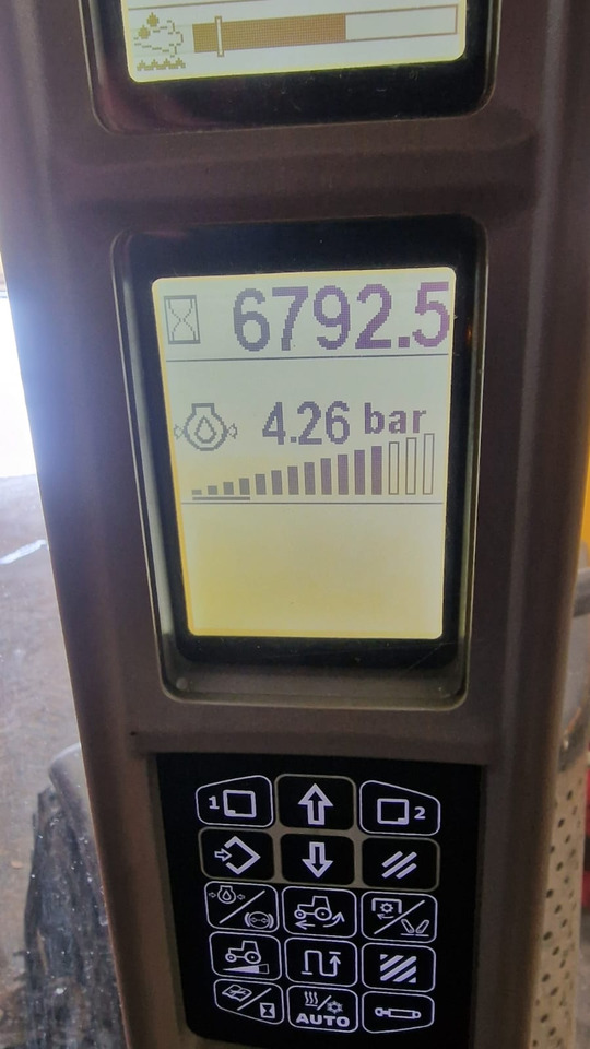 CASE IH MAGNUM 380 CVX ROWTRAC - 2016 ROK - 6792 H - GPS - AUTOPILOT - Трактор: фото 2 CASE IH MAGNUM 380 CVX ROWTRAC - 2016 ROK - 6792 H - GPS - AUTOPILOT - Трактор: фото 2