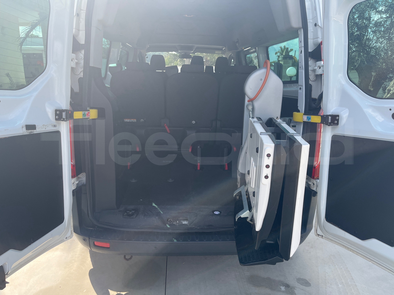 Туристический автобус Ford Transit: фото 6 Туристический автобус Ford Transit: фото 6